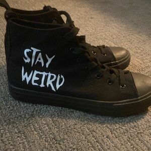 Hot topic shoes